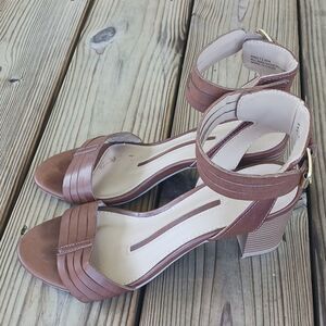 New Directions chunk heel sandals size 7.5